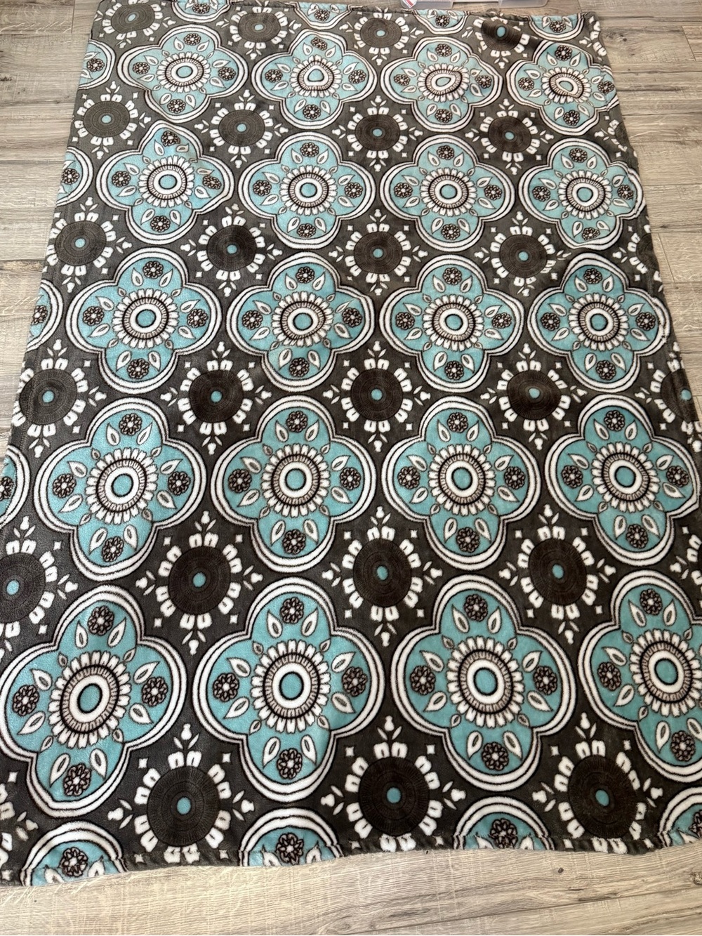 CYNTHIA Blanket boho Plush Floral Medallion Throw Blanket in Teal and Brown